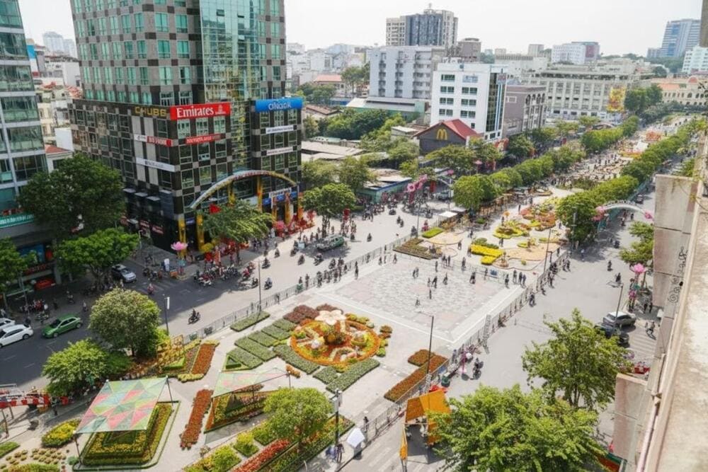 Gh&eacute; thăm Phố đi bộ Nguyễn Huệ khi đến với TPHCM.